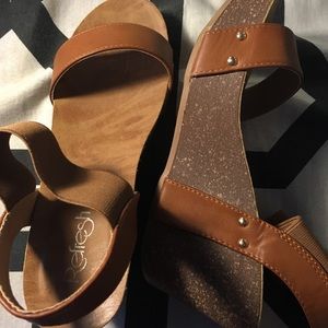 brown wedges